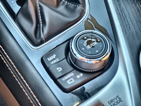 Used 2024 INFINITI Q50 Sensory image 36