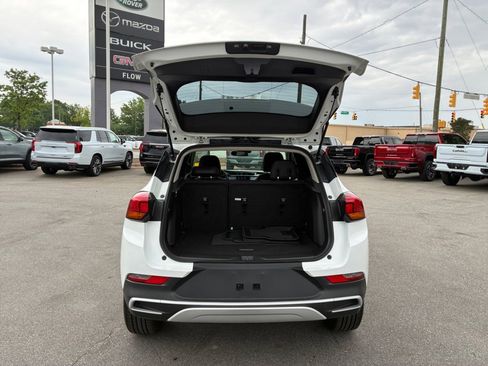 Used 2023 Buick Encore GX Preferred w/ Cold Weather Comfort Package AWD/4WD image 18