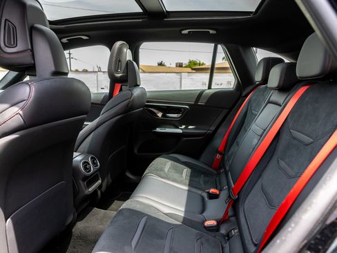 Used 2025 Mercedes-Benz GLC 43 AMG 4MATIC image 29