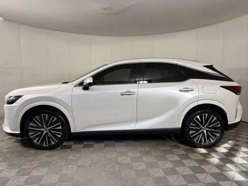 Used 2025 Lexus RX 350 w/ Convenience Package image 3