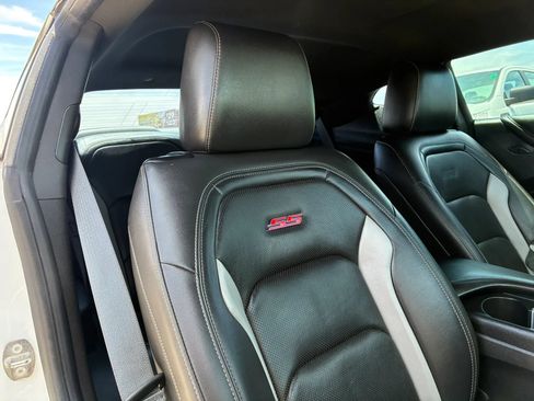 Used 2016 Chevrolet Camaro SS RWD image 24