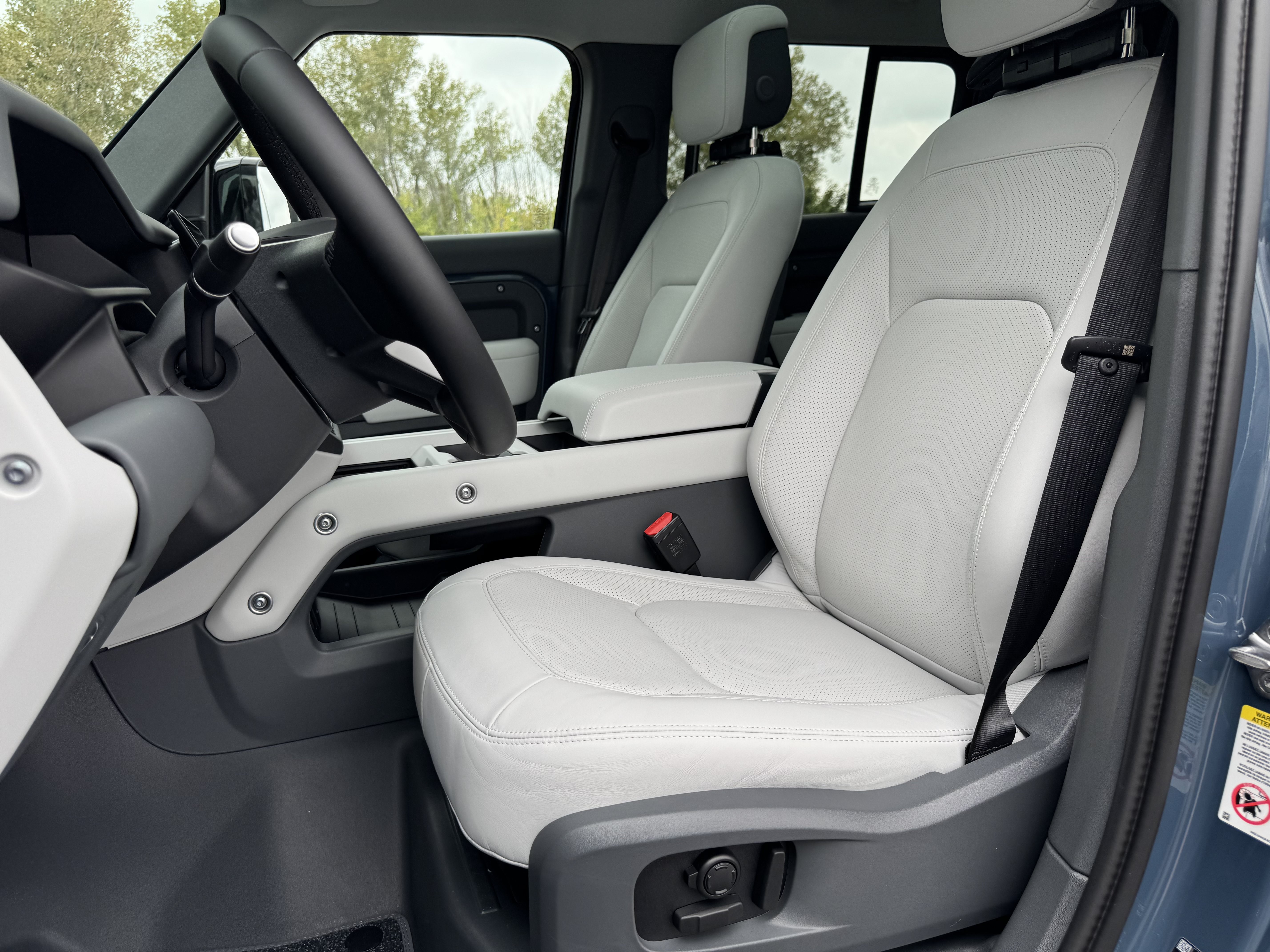 New 2026 Land Rover Defender 110 S AWD/4WD image 15