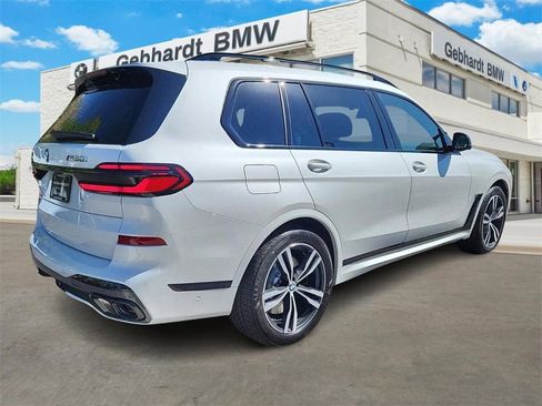 New 2025 BMW X7 M60i image 3