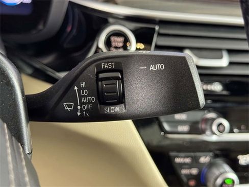 Used 2023 BMW 530i xDrive w/ Convenience Package image 25