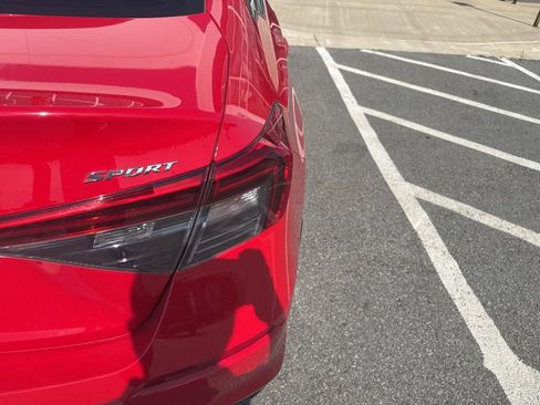 Used 2022 Honda Civic Sport image 8