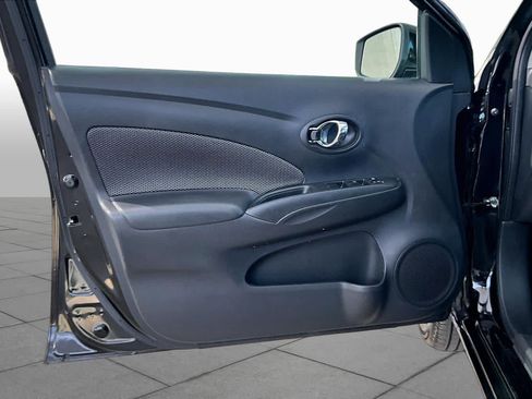 Used 2018 Nissan Versa SV FWD image 21