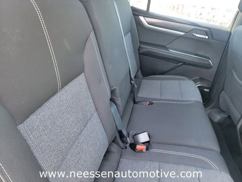 Used 2025 GMC Acadia Elevation image 13