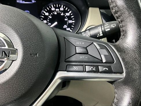 Used 2018 Nissan Rogue Sport SV w/ SV All-Weather Package AWD/4WD image 19