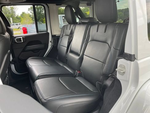 Used 2024 Jeep Wrangler High Altitude AWD/4WD image 43