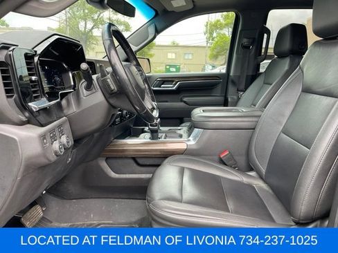 Used 2022 Chevrolet Silverado 1500 LT Trail Boss w/ LT Trail Boss Premium Package AWD/4WD image 6