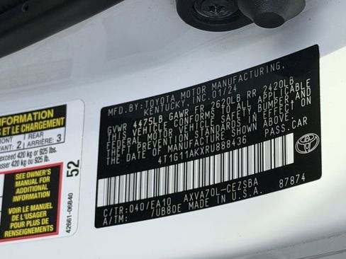 Used 2024 Toyota Camry SE image 10