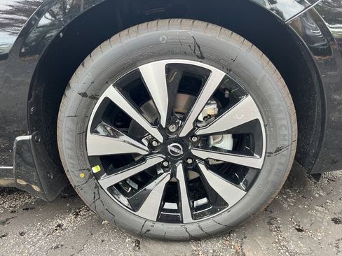 New 2025 Nissan Sentra SV w/ SV Premium Package image 11