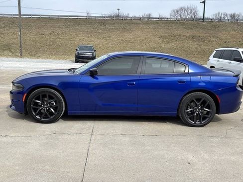 Used 2022 Dodge Charger SXT w/ Driver Convenience Group image 8