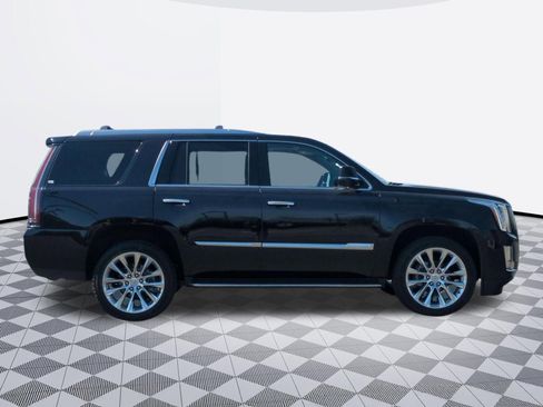 Certified 2020 Cadillac Escalade Luxury image 9