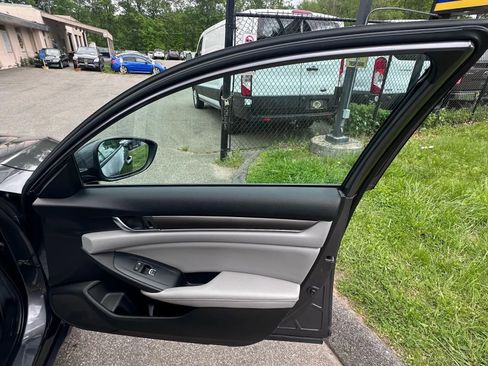 Used 2020 Honda Accord LX image 34