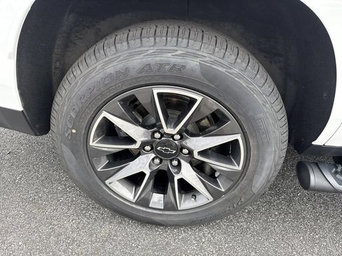 Used 2022 Chevrolet Tahoe Z71 w/ Luxury Package AWD/4WD image 18