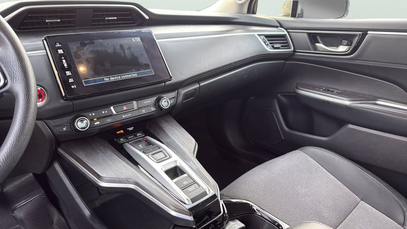 Used 2018 Honda Clarity Plug-In Hybrid image 17