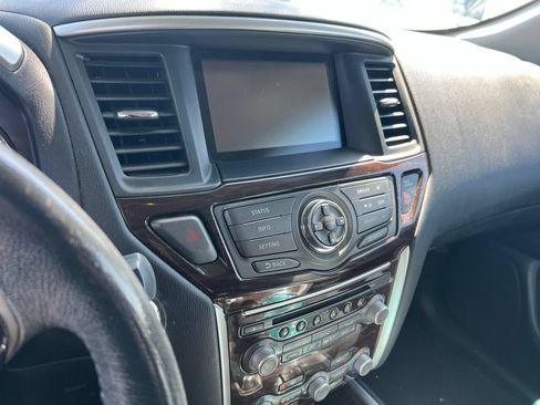 Used 2016 Nissan Pathfinder SL w/ Cargo Package FWD image 5