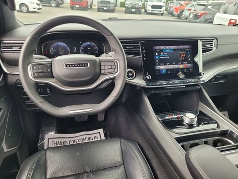 Used 2024 Jeep Wagoneer Series II w/ Flexible Seating Group RWD image 19