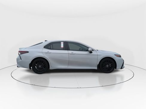 Used 2024 Toyota Camry XSE FWD image 9