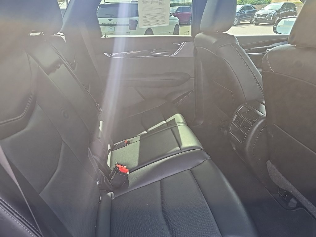 Used 2025 Cadillac XT5 Premium Luxury AWD/4WD image 12