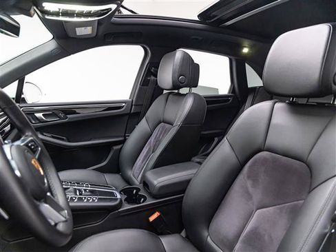 Used 2021 Porsche Macan AWD/4WD image 15