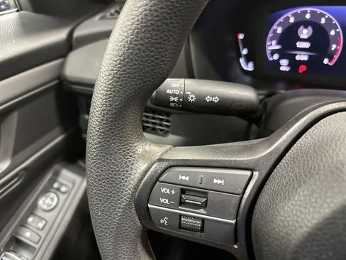 Used 2023 Honda Accord EX image 37
