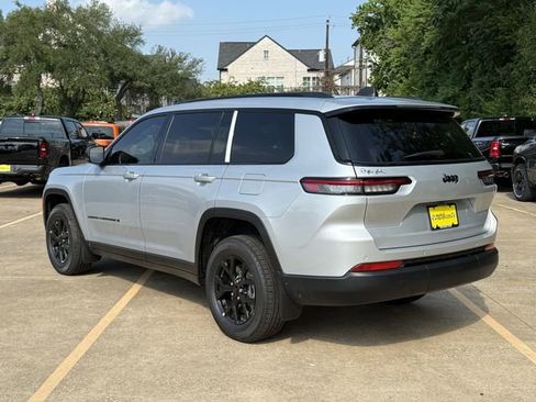 New 2025 Jeep Grand Cherokee L Altitude RWD image 5