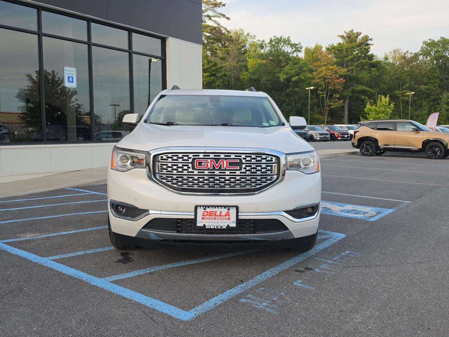 Used 2019 GMC Acadia Denali w/ Technology Package AWD/4WD image 16