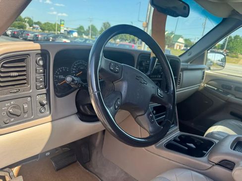 Used 2004 Chevrolet Tahoe LT w/ LT Preferred Equipment Group AWD/4WD image 8