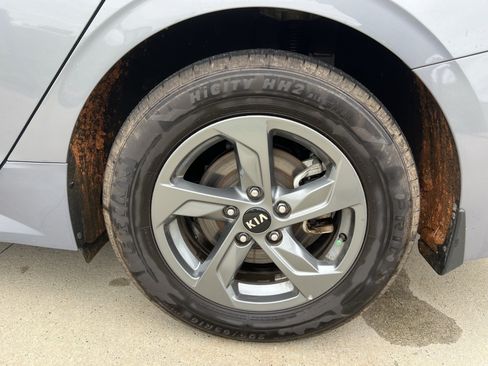 Used 2021 Kia K5 LX FWD image 13