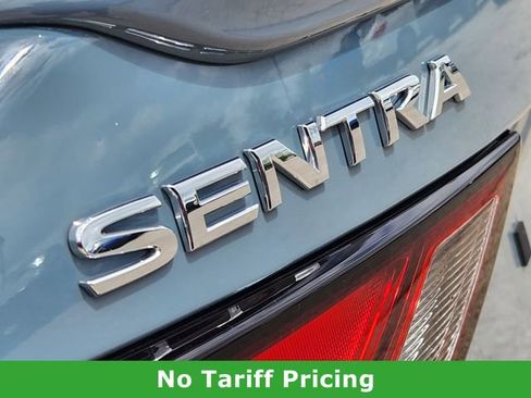 Used 2025 Nissan Sentra SR w/ SR Premium Package image 11