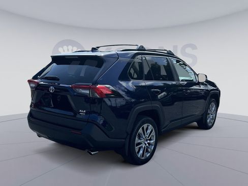 Used 2023 Toyota RAV4 XLE Premium AWD/4WD image 7
