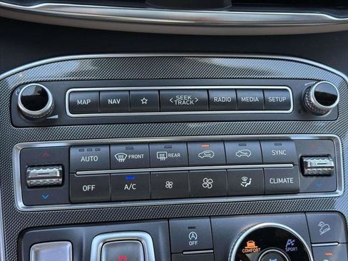 Used 2023 Hyundai Santa Fe Limited AWD/4WD image 27