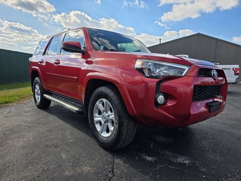 Used 2014 Toyota 4Runner SR5 image 3