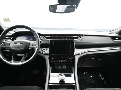 Used 2024 Jeep Grand Cherokee L Laredo AWD/4WD image 22