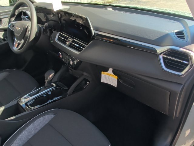 New 2026 Chevrolet TrailBlazer LT w/ LT Cold Weather Package FWD image 35
