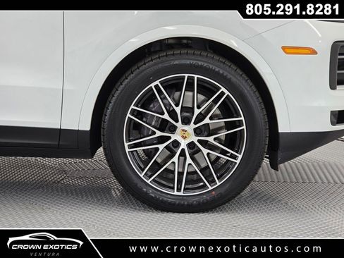 Used 2024 Porsche Cayenne image 9