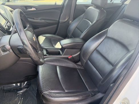 Used 2018 Chevrolet Cruze Premier FWD image 12