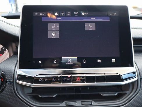 New 2025 Jeep Compass Latitude w/ Sun & Sound Group image 19