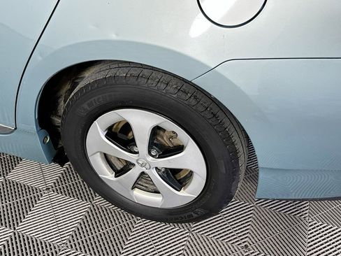 Used 2013 Toyota Prius Four image 37