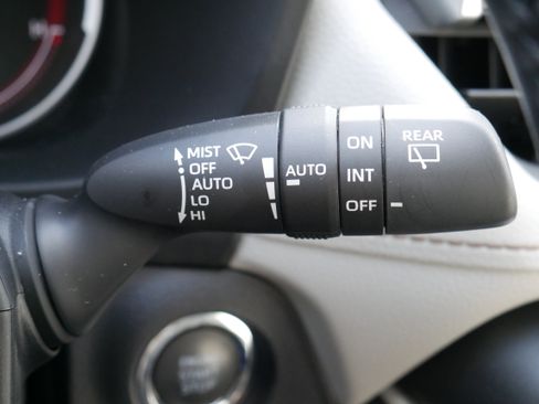 Used 2022 Toyota RAV4 Limited image 28