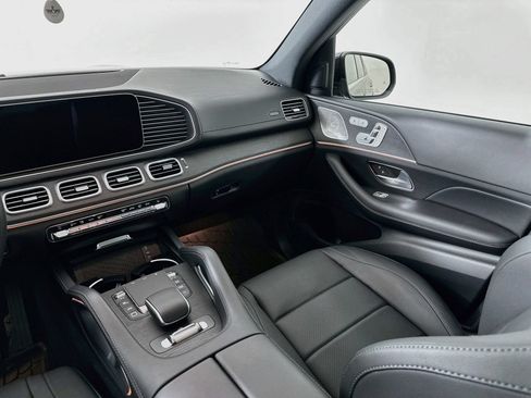Certified 2025 Mercedes-Benz GLS 450 4MATIC image 26