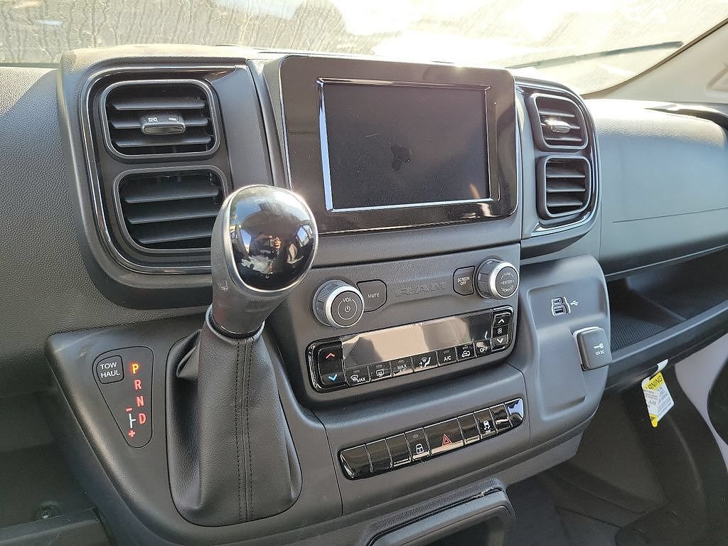 New 2024 RAM ProMaster 3500 w/ Convenience Group FWD image 6
