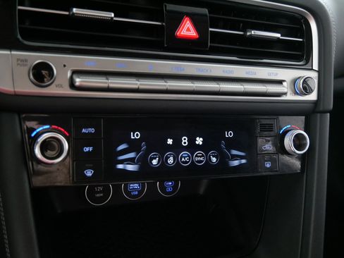 Certified 2026 Genesis G70 2.5T AWD/4WD image 23