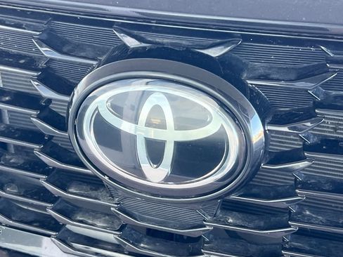 Used 2025 Toyota Highlander XSE AWD/4WD image 13