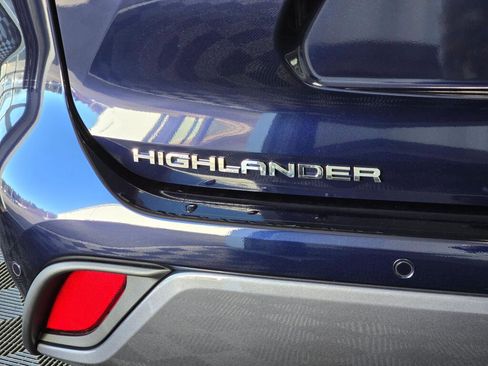 New 2026 Toyota Highlander Limited image 13