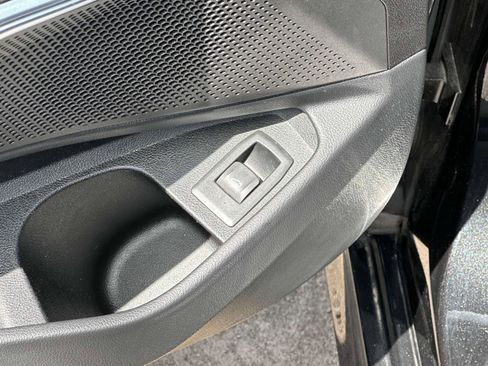 Used 2023 BMW 330i xDrive Sedan w/ Premium Package image 17