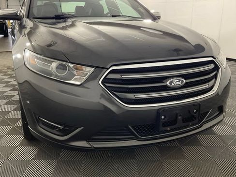 Used 2015 Ford Taurus Limited w/ Equipment Group 301A AWD/4WD image 8