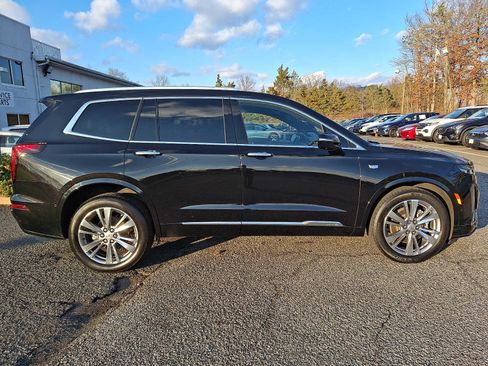 Used 2023 Cadillac XT6 Premium Luxury w/ Technology Package image 5